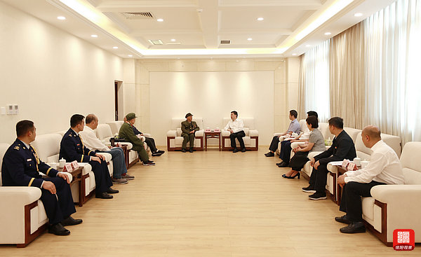 2021年5月7日 羅增斌會見報告團成員（記者 賴杰 攝）.JPG