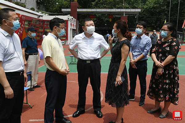 2021年7月25日，元方現(xiàn)場(chǎng)督導(dǎo)檢查核算檢測(cè)工作1  張莉 攝.jpg