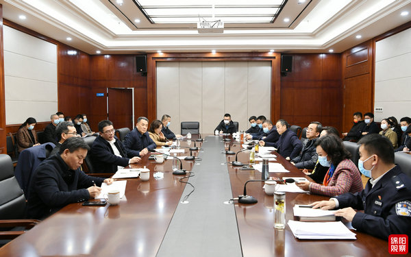 2022年2月25日，李云召開前線指揮中心疫情防控工作調(diào)度會  張莉 攝.jpg