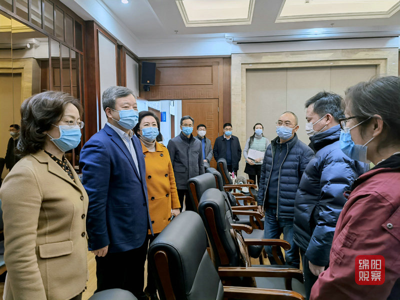 2022年2月26日，曹立軍到高新區(qū)前線指揮部督導(dǎo)防疫工作  張莉 攝.jpg