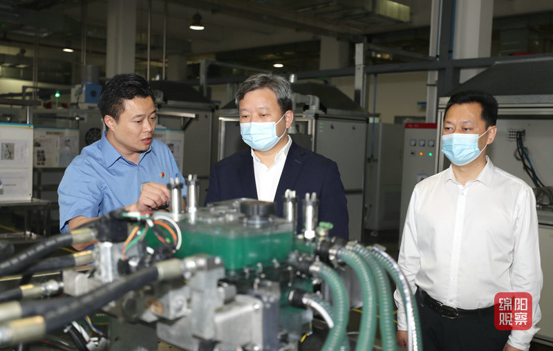 2022年4月27日 曹立軍在富臨精工調(diào)研（記者 賴(lài)杰 攝）.JPG