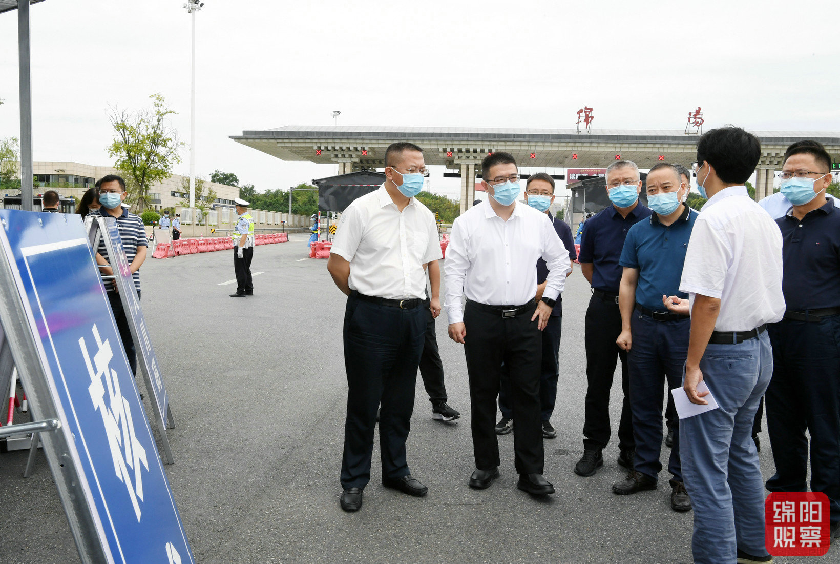 2022年9月4日，李云督導高速公路口疫情防控8  張莉 攝.jpg