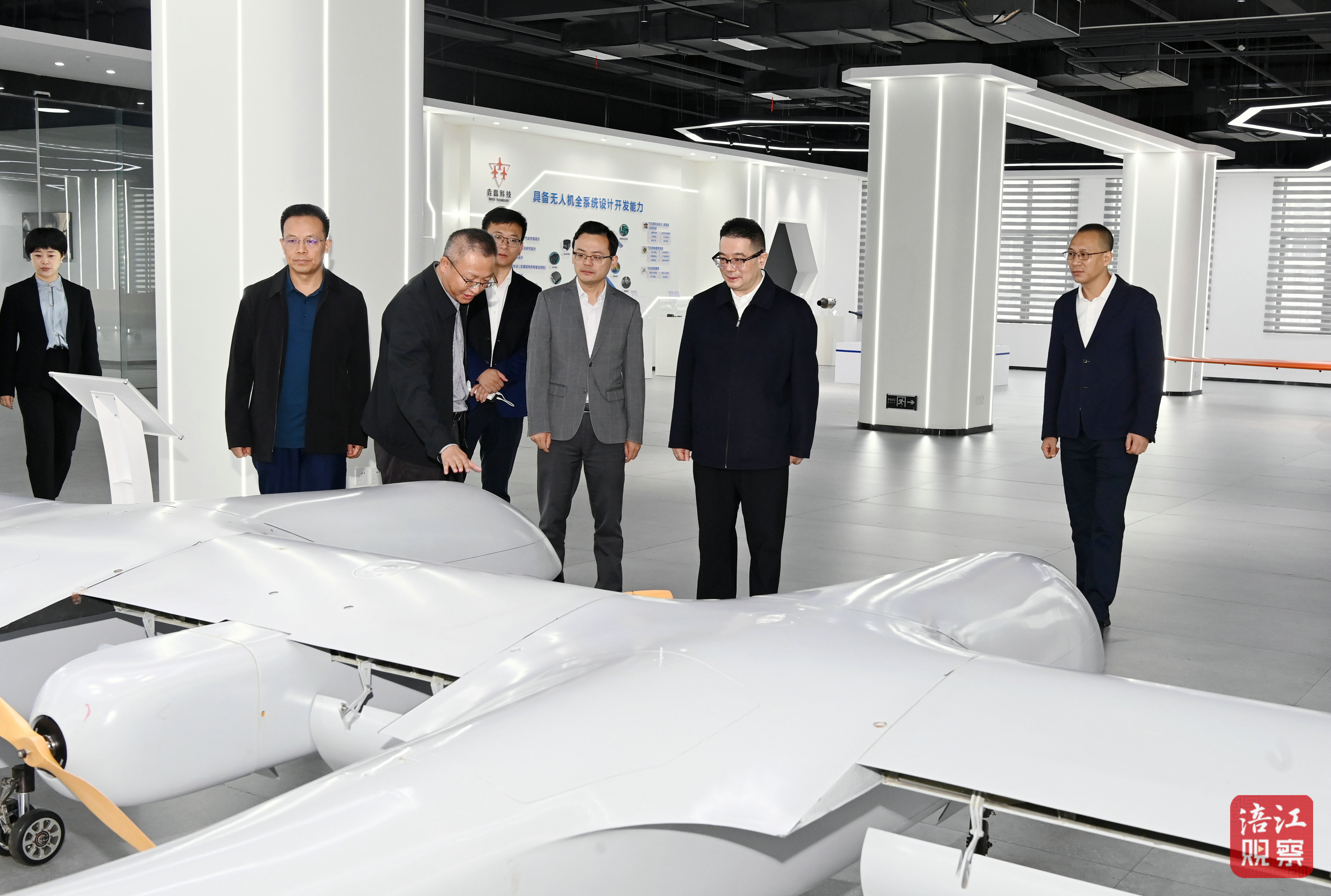 2024年10月10日，李云督導(dǎo)學(xué)習(xí)貫徹全會(huì)精神工作（垚磊科技）4   張莉 攝 - 副本.jpg