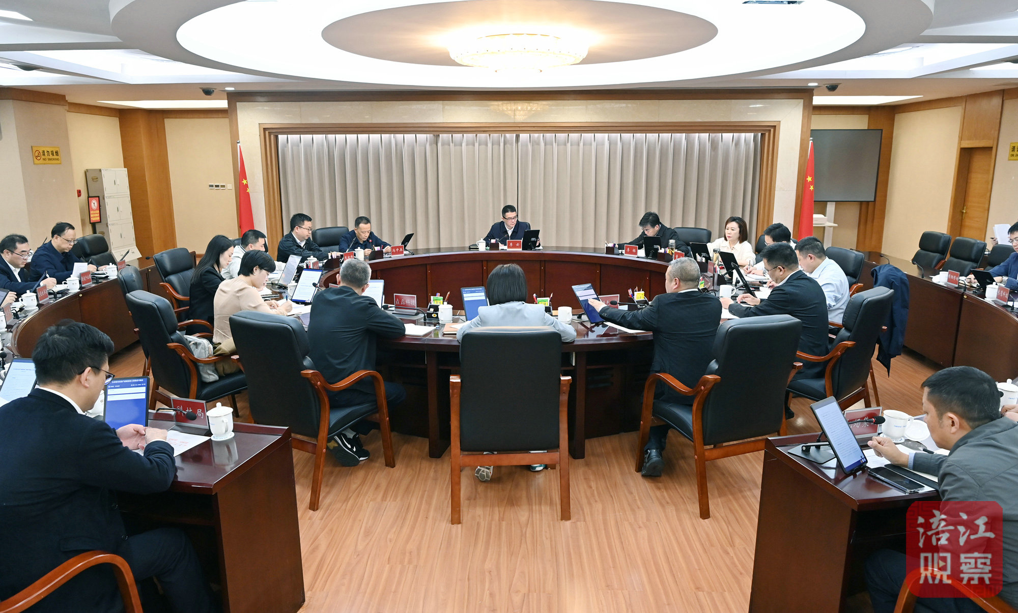 2024年10月14日，李云召開(kāi)全市低空經(jīng)濟(jì)產(chǎn)業(yè)鏈發(fā)展工作推進(jìn)會(huì)  張莉 攝.jpg