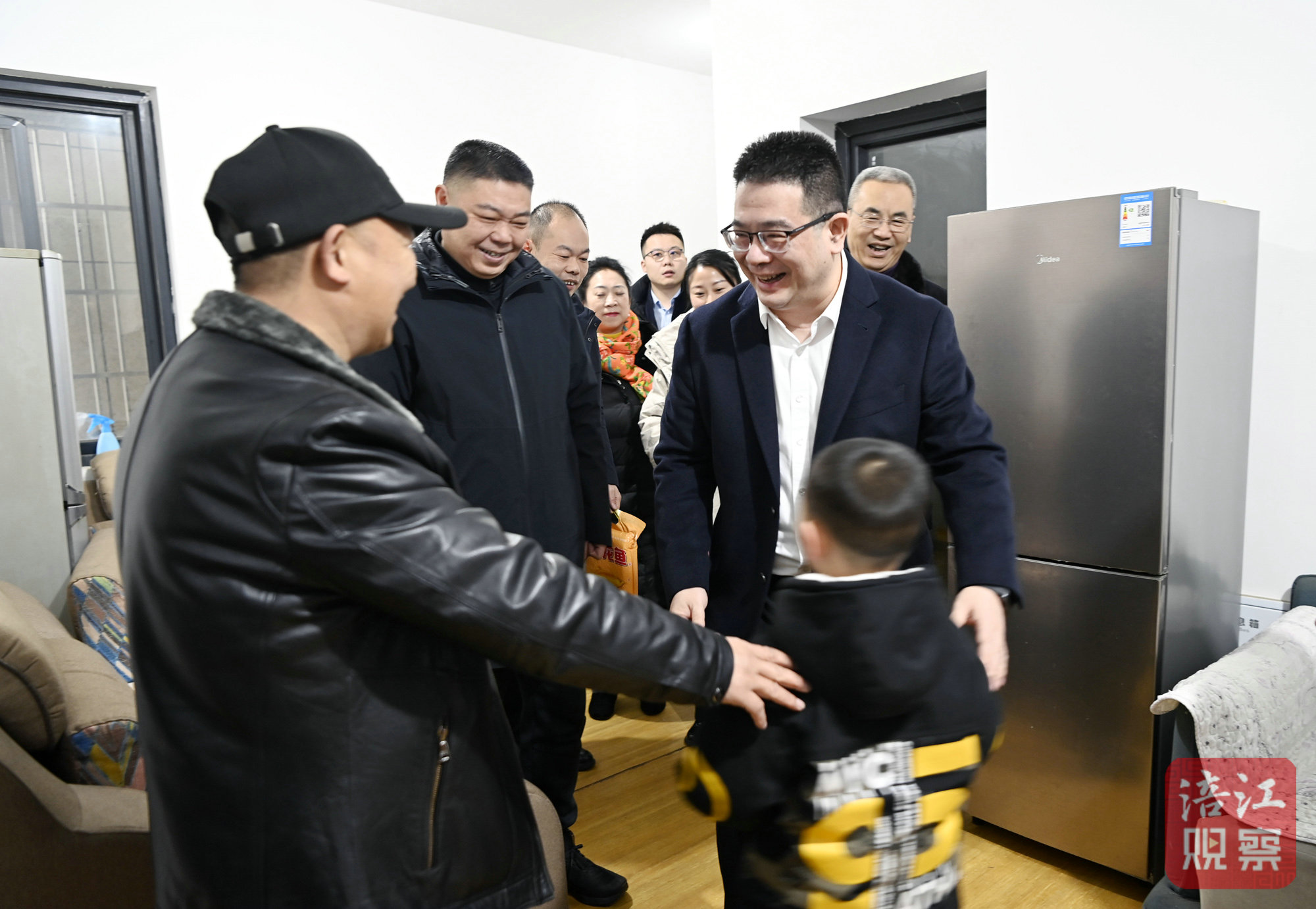 2024年2月8日，李云節(jié)前看望慰問(wèn)困難群眾1  張莉 攝.jpg