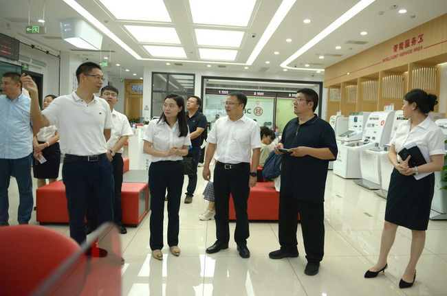 參觀社銀合作旗艦網(wǎng)點(diǎn)——工行綿陽(yáng)涪城支行.jpg