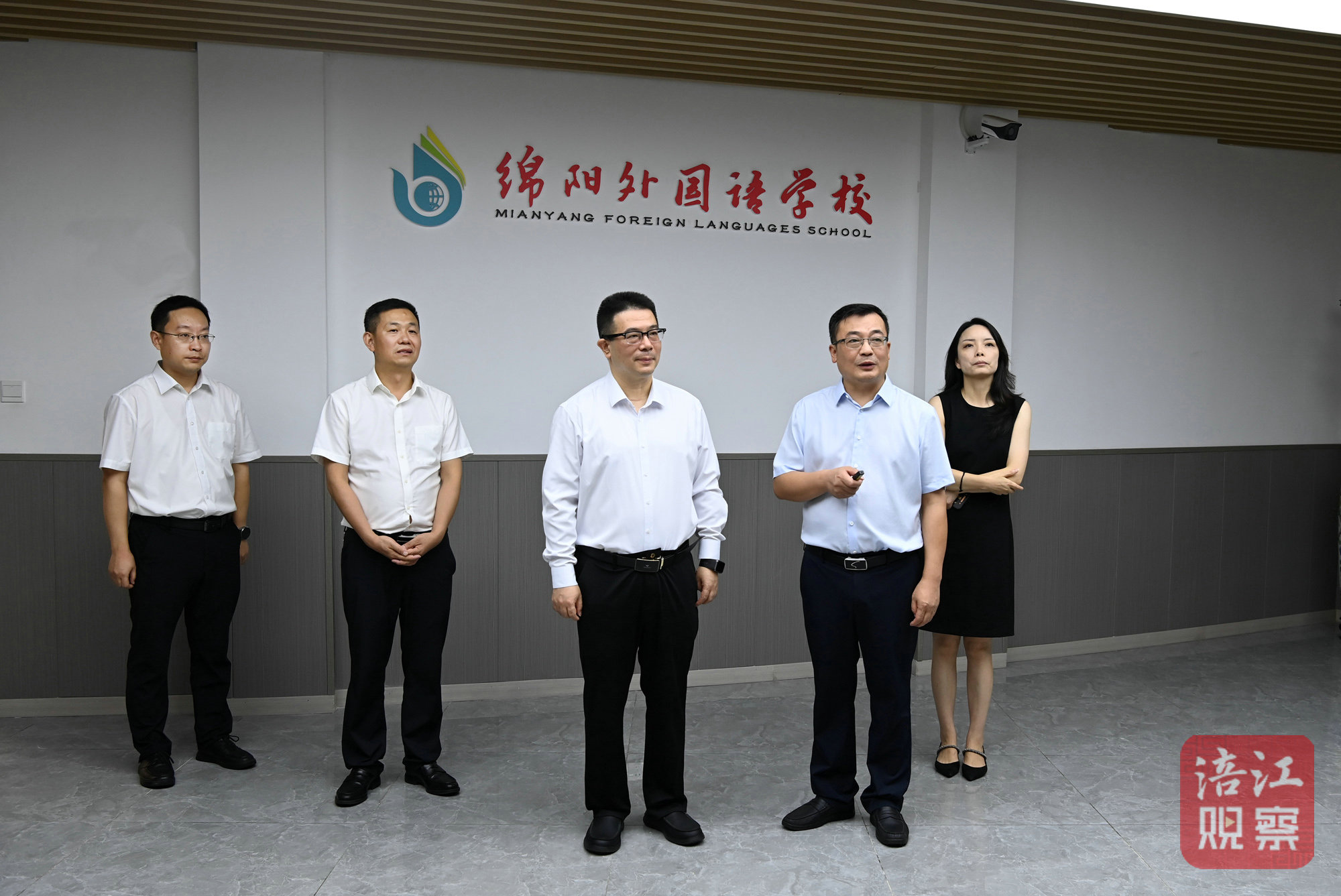 2024年9月9日，李云調(diào)研教育發(fā)展情況、慰問(wèn)教師代表9（外國(guó)語(yǔ)學(xué)校）  張莉 攝 (1).jpg