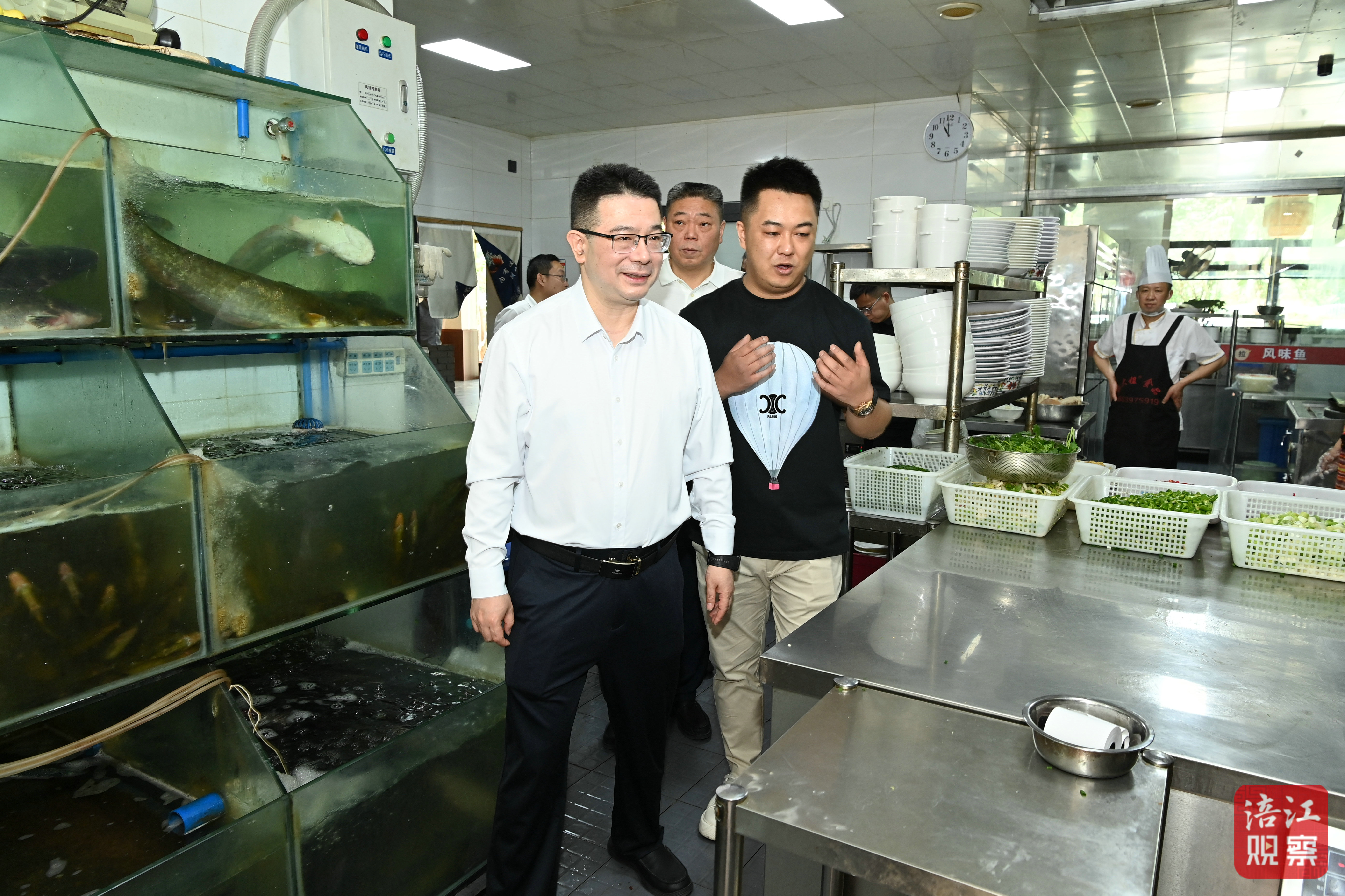 2025年4月30日，李云在科創(chuàng)園“九小場所”督導檢查“五一”節(jié)前安全生產(chǎn)等工作1  張莉 攝.jpg